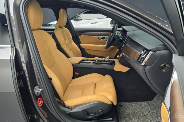 2022 Volvo S90 с пробегом 78 417 км