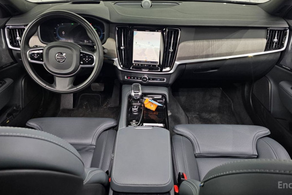 2022 Volvo S90 с пробегом 41 941 км