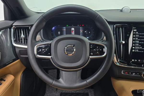 2022 Volvo S90 с пробегом 78 417 км