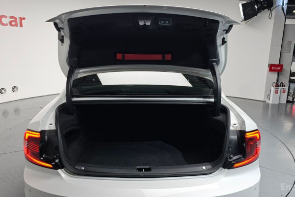 2022 Volvo S90 с пробегом 52 283 км