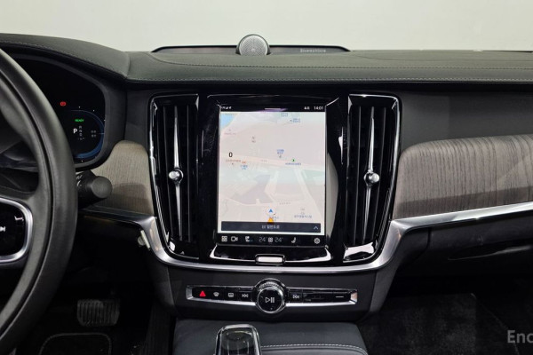 2022 Volvo S90 с пробегом 41 941 км