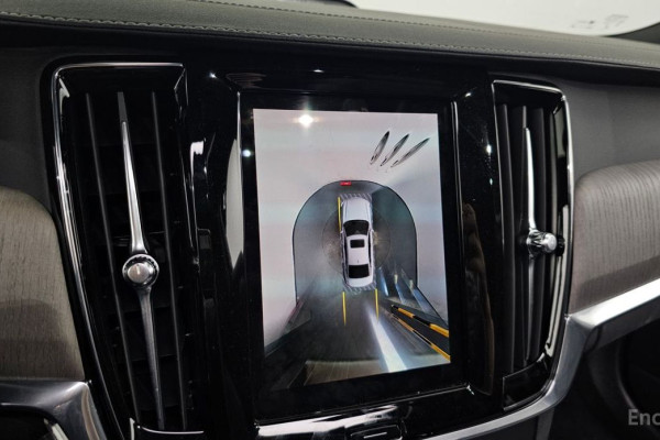 2022 Volvo S90 с пробегом 41 941 км