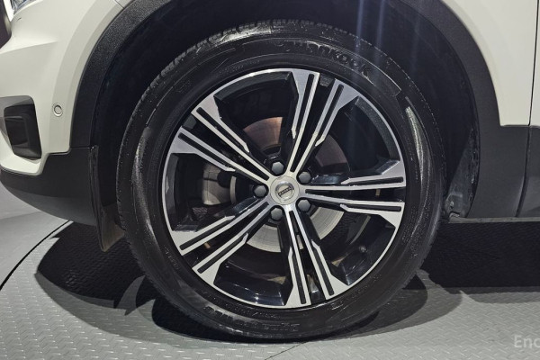 2020 Volvo XC40 с пробегом 32 185 км