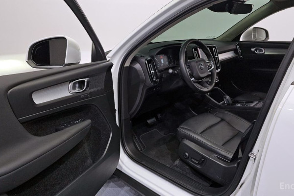 2020 Volvo XC40 с пробегом 80 968 км