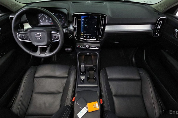 2020 Volvo XC40 с пробегом 80 968 км