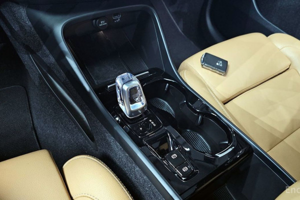 2021 Volvo XC40 с пробегом 38 236 км