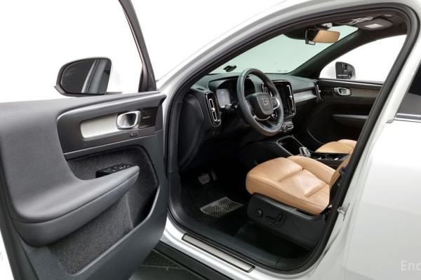 2021 Volvo XC40 с пробегом 54 224 км