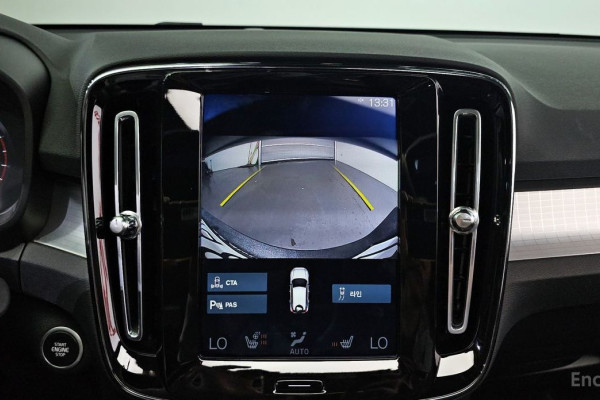 2020 Volvo XC40 с пробегом 80 968 км