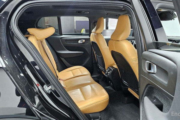 2021 Volvo XC40 с пробегом 38 236 км