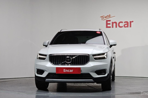 2021 Volvo XC40 с пробегом 72 772 км