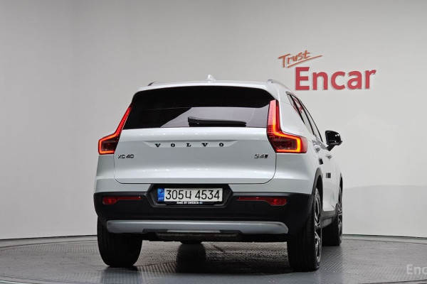 2021 Volvo XC40 с пробегом 72 772 км