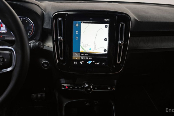 2021 Volvo XC40 с пробегом 38 236 км