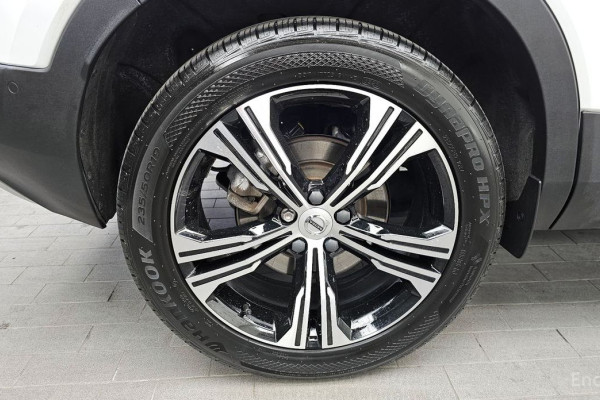 2021 Volvo XC40 с пробегом 72 772 км