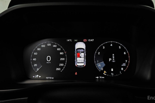 2021 Volvo XC40 с пробегом 72 772 км