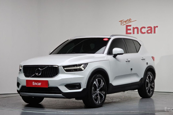 2021 Volvo XC40 с пробегом 72 772 км