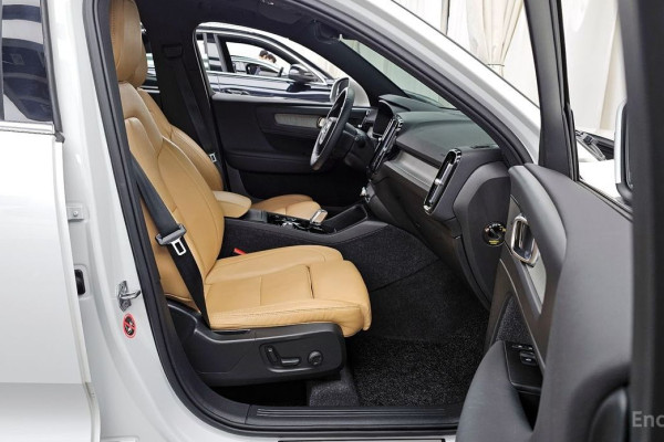 2021 Volvo XC40 с пробегом 72 772 км