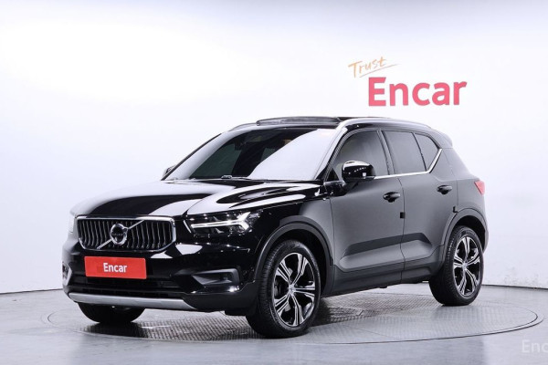 2020 Volvo XC40 с пробегом 61 549 км