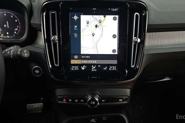 2021 Volvo XC40 с пробегом 72 772 км