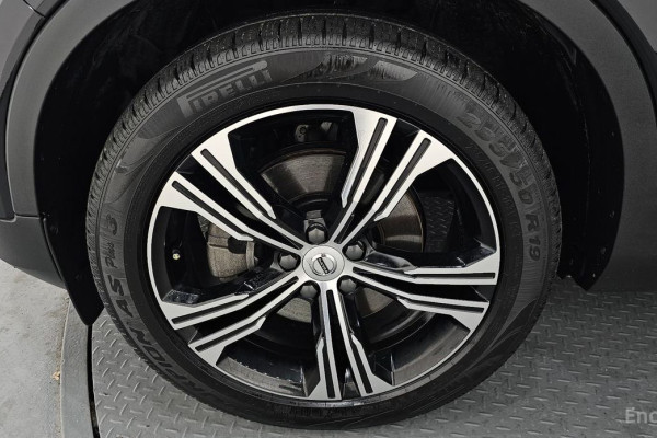 2020 Volvo XC40 с пробегом 61 549 км