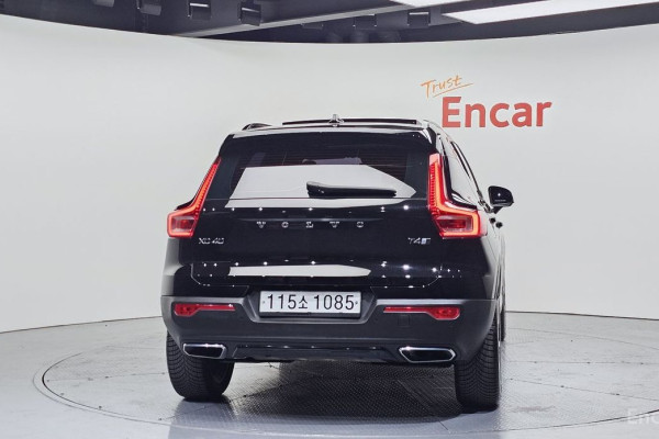 2020 Volvo XC40 с пробегом 42 653 км