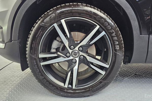 2020 Volvo XC40 с пробегом 42 653 км