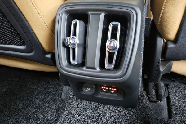 2021 Volvo XC40 с пробегом 72 772 км