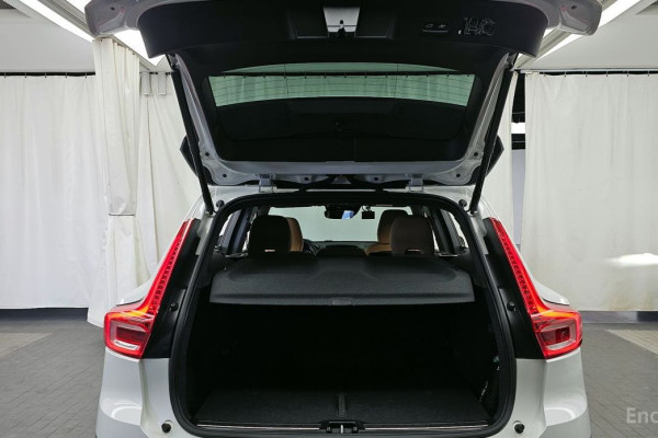 2021 Volvo XC40 с пробегом 72 772 км