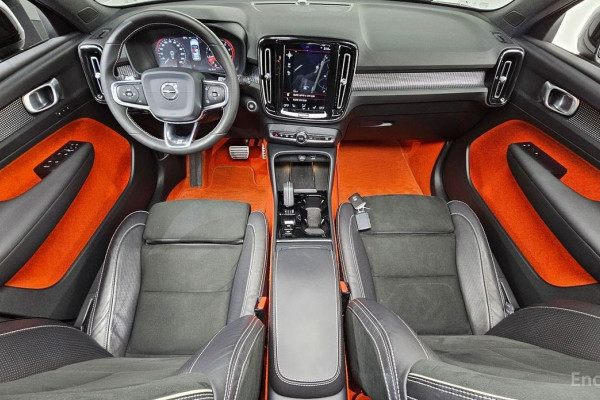 2020 Volvo XC40 с пробегом 42 653 км