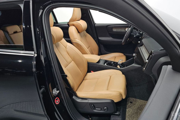 2020 Volvo XC40 с пробегом 61 549 км