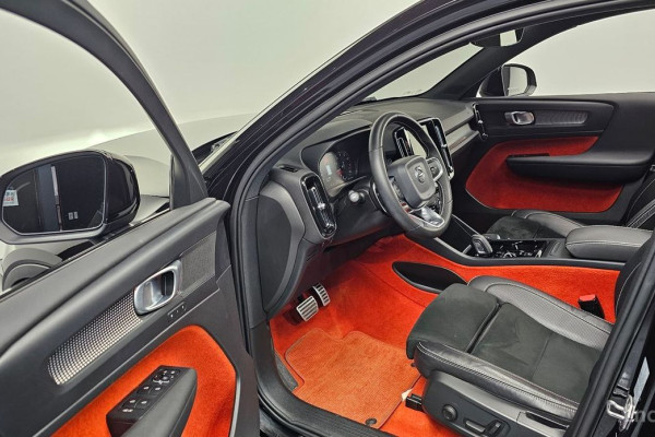 2020 Volvo XC40 с пробегом 42 653 км