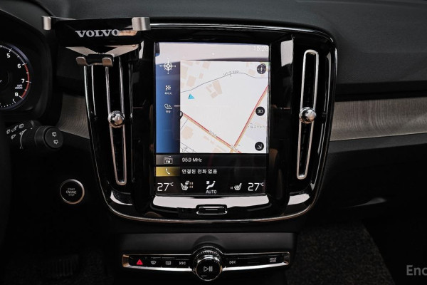 2020 Volvo XC40 с пробегом 61 549 км