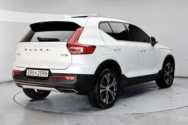2020 Volvo XC40 с пробегом 59 563 км