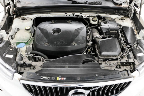 2020 Volvo XC40 с пробегом 59 563 км