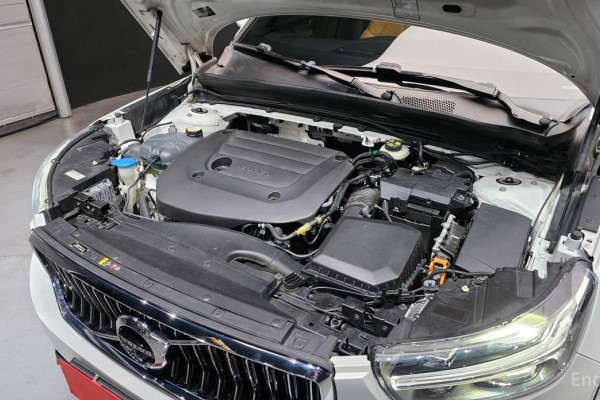 2020 Volvo XC40 с пробегом 37 210 км