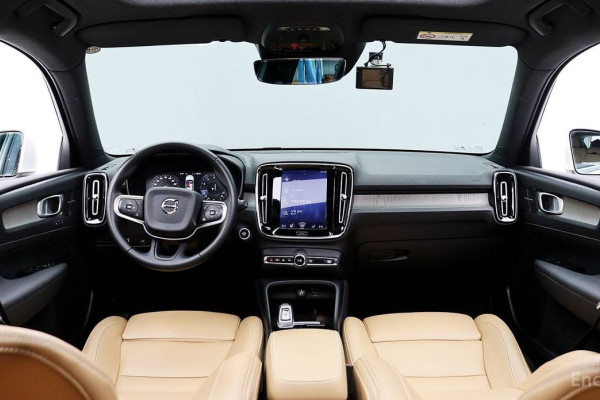 2020 Volvo XC40 с пробегом 59 563 км