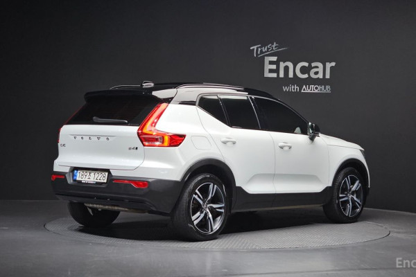 2021 Volvo XC40 с пробегом 29 096 км