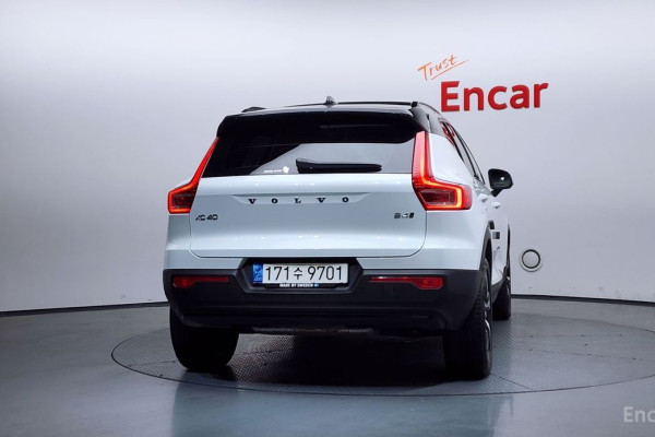 2021 Volvo XC40 с пробегом 31 524 км