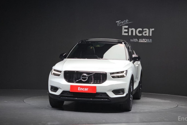 2021 Volvo XC40 с пробегом 29 096 км