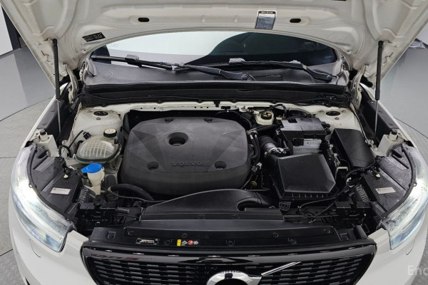 2020 Volvo XC40 с пробегом 68 428 км