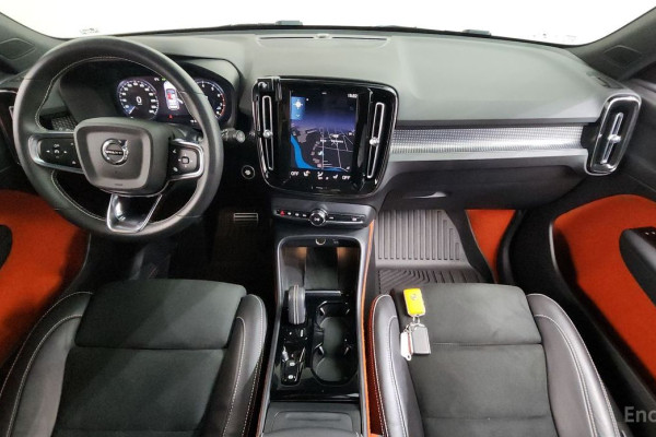 2021 Volvo XC40 с пробегом 31 524 км