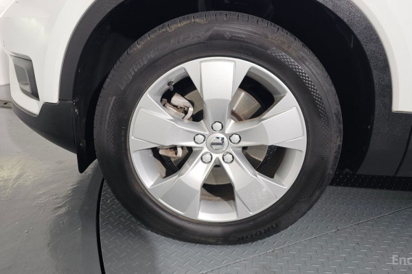 2020 Volvo XC40 с пробегом 104 783 км