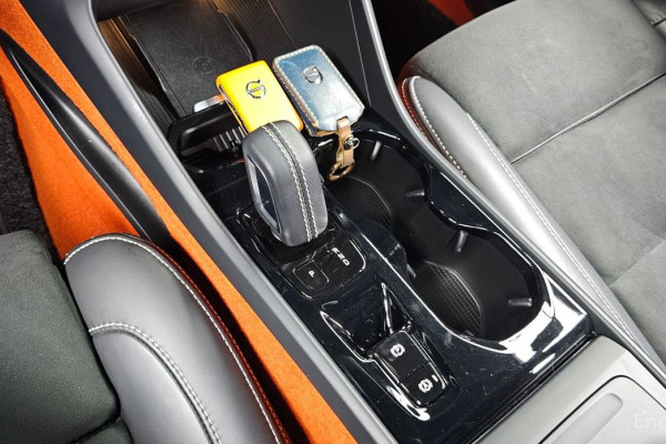 2021 Volvo XC40 с пробегом 29 096 км