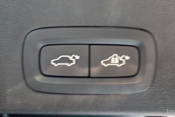 2020 Volvo XC40 с пробегом 37 210 км