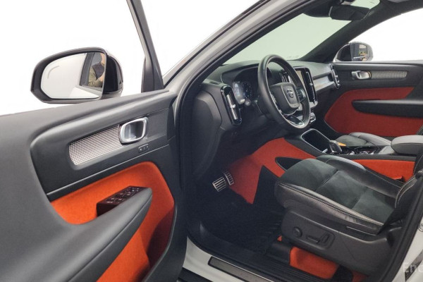 2021 Volvo XC40 с пробегом 31 524 км