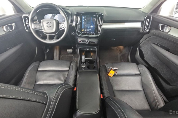 2020 Volvo XC40 с пробегом 104 783 км