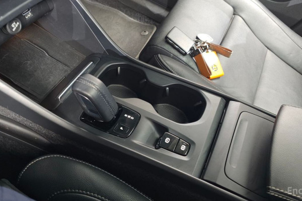 2020 Volvo XC40 с пробегом 104 783 км