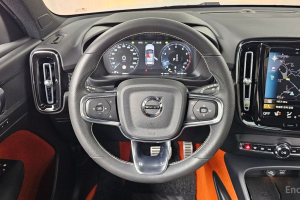 2021 Volvo XC40 с пробегом 29 096 км