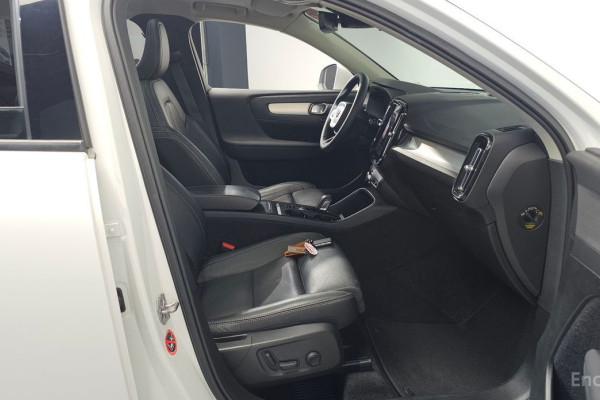 2020 Volvo XC40 с пробегом 104 783 км