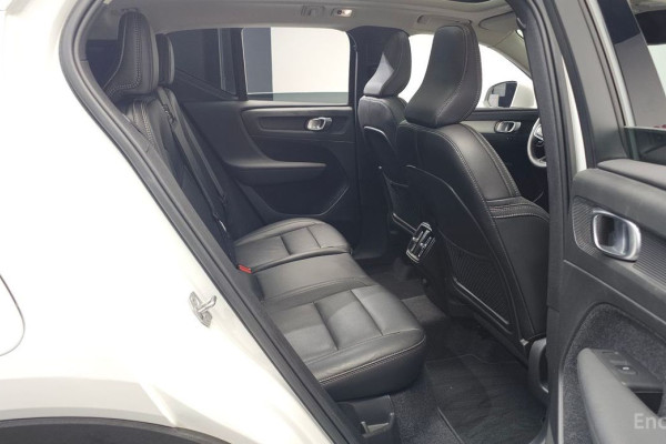 2020 Volvo XC40 с пробегом 104 783 км