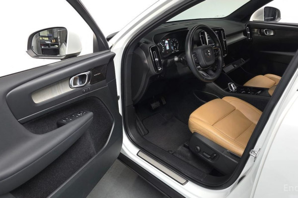 2020 Volvo XC40 с пробегом 53 393 км